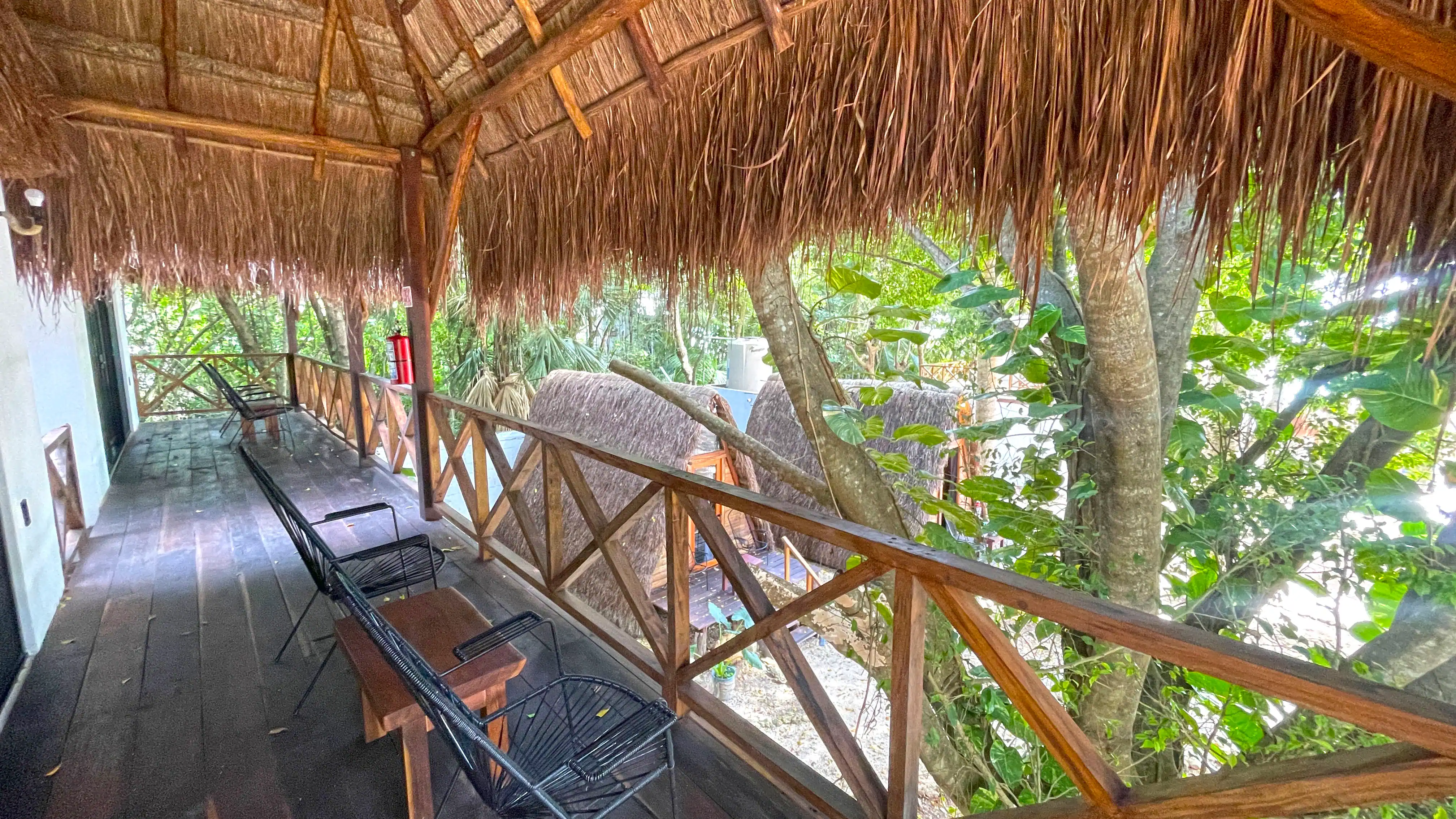 Bungalow con Terraza Vista Jardín 8