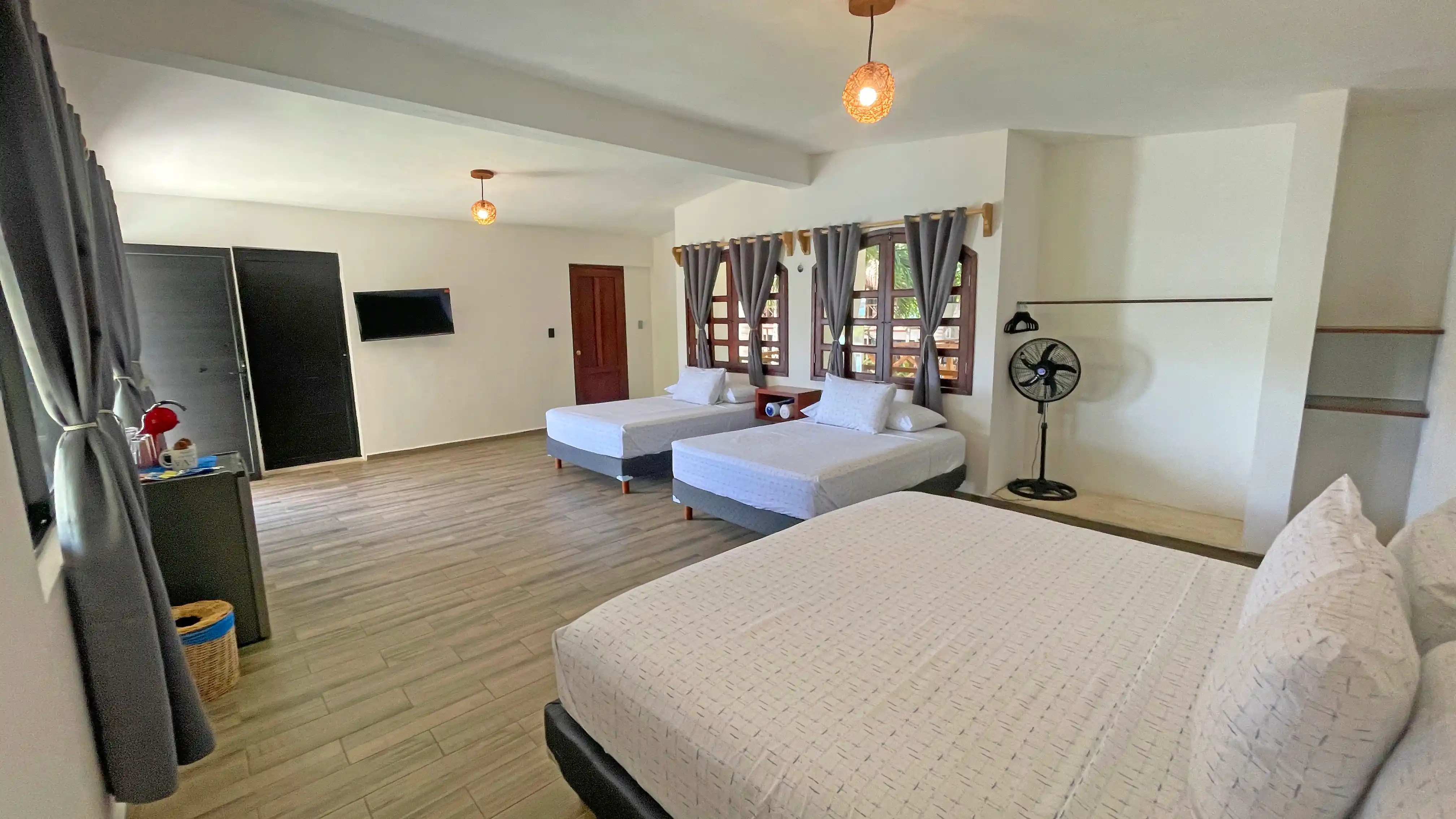 Suite Familiar con Balcón Vista Laguna 1
